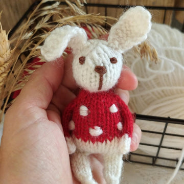 Rabbit toy knitting pattern