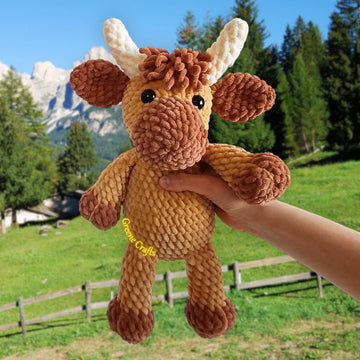 Cinnamon, the Highland Cow / Zimt, die Schottische Hochlandkuh (Low Sew)