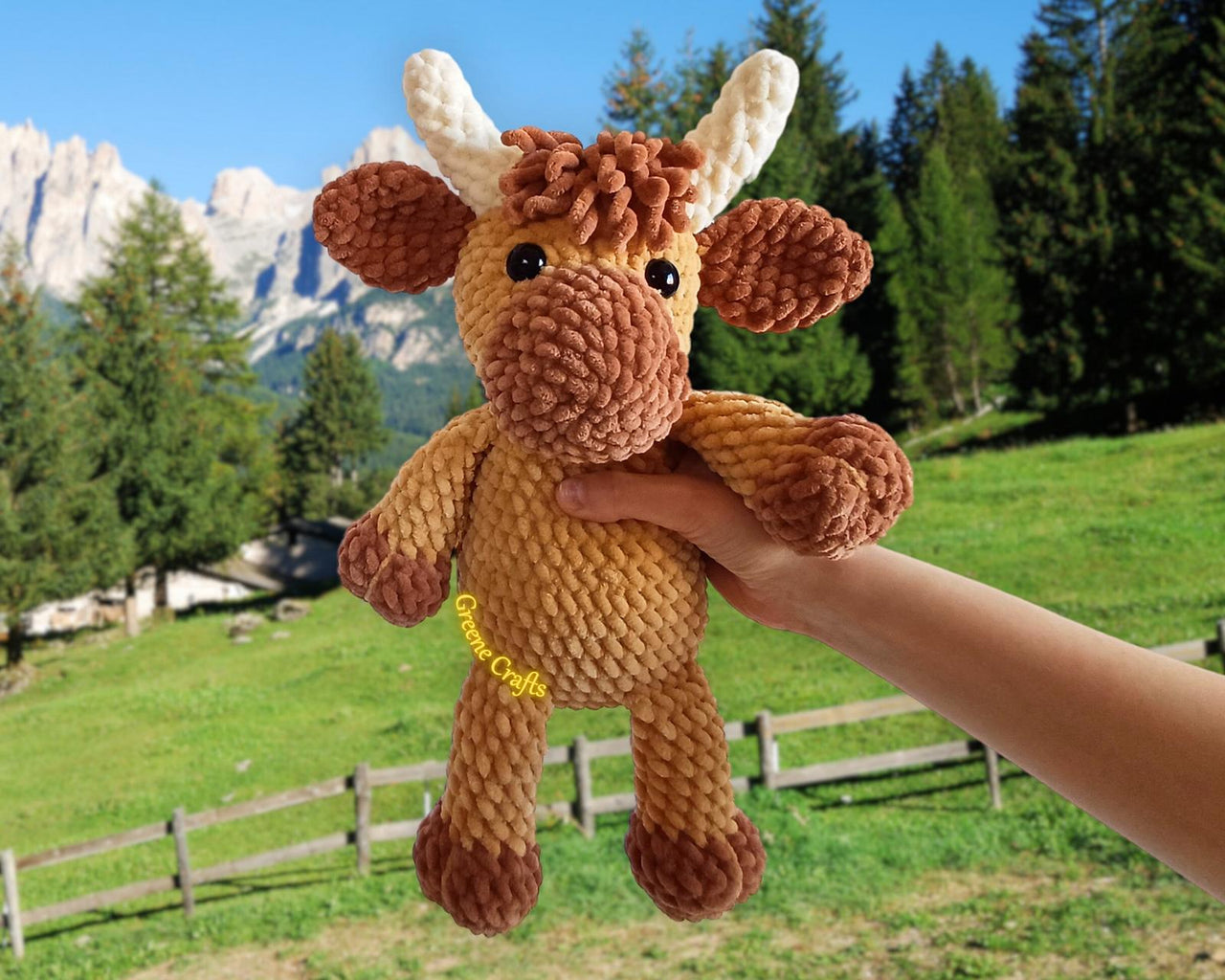 Cinnamon, the Highland Cow / Zimt, die Schottische Hochlandkuh (Low Sew)