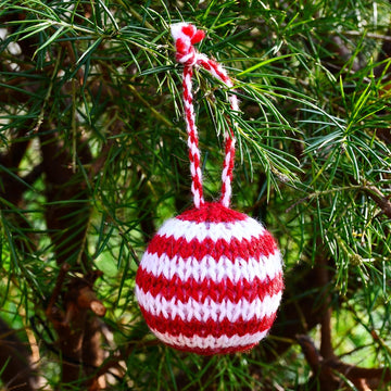 Striped Christmas Bauble Knitting Pattern - Christmas Knitting Pattern