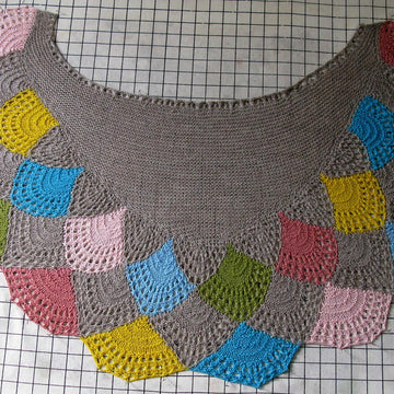 K907-Daydreaming in Colors Scalloped Shawlette