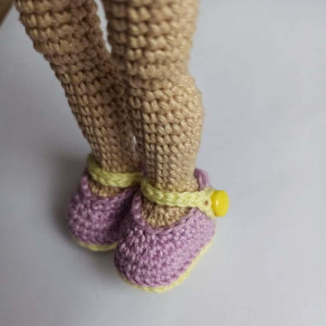 Amigurumi clothes pattern for a doll 30 cm (11,8 inch) in English, Deutsch, Français, Spanish (Español)