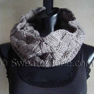 #107 Deluxe Lace Seamless Cowl