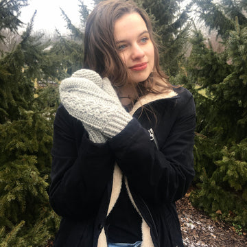 Katri Cable Mittens