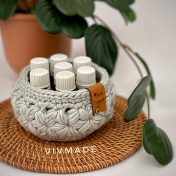Face scrubbies with basket