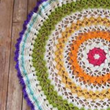 Trellis Waves Round Afghan