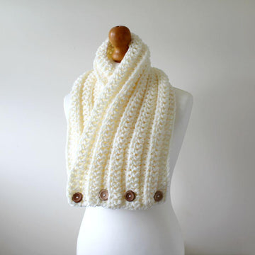 A04 Maisie Cowl