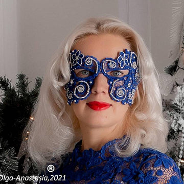 Carnival blue lace mask