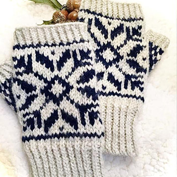 Three Color Selbu Mitts