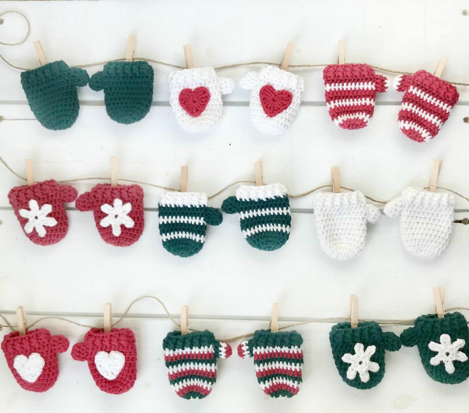 Christmas Mitten Garland