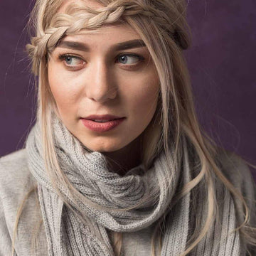 Lundbye Scarf
