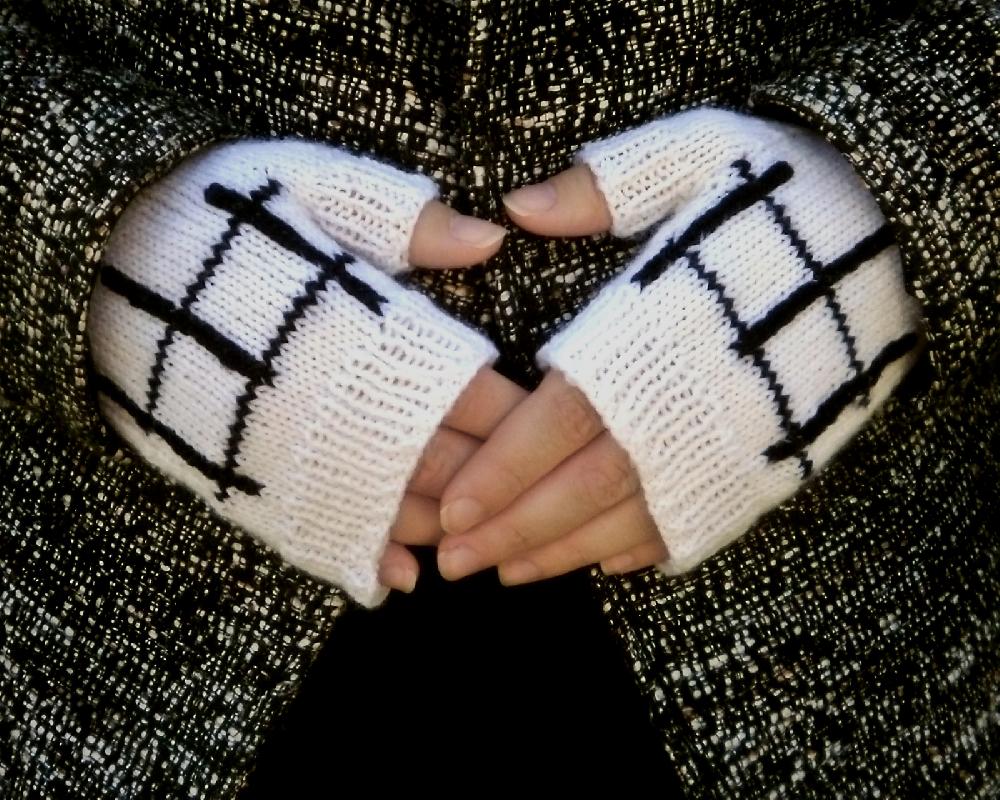 Broken grid gloves