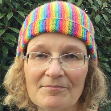 Sideways knitted cap