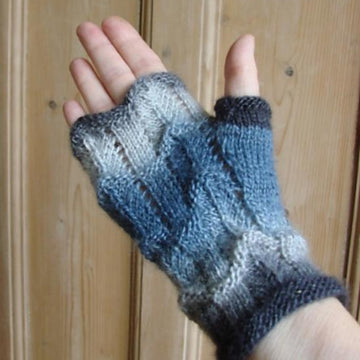 Lacy wavy fingerless mitts