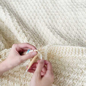 Chunky Dotty Blanket