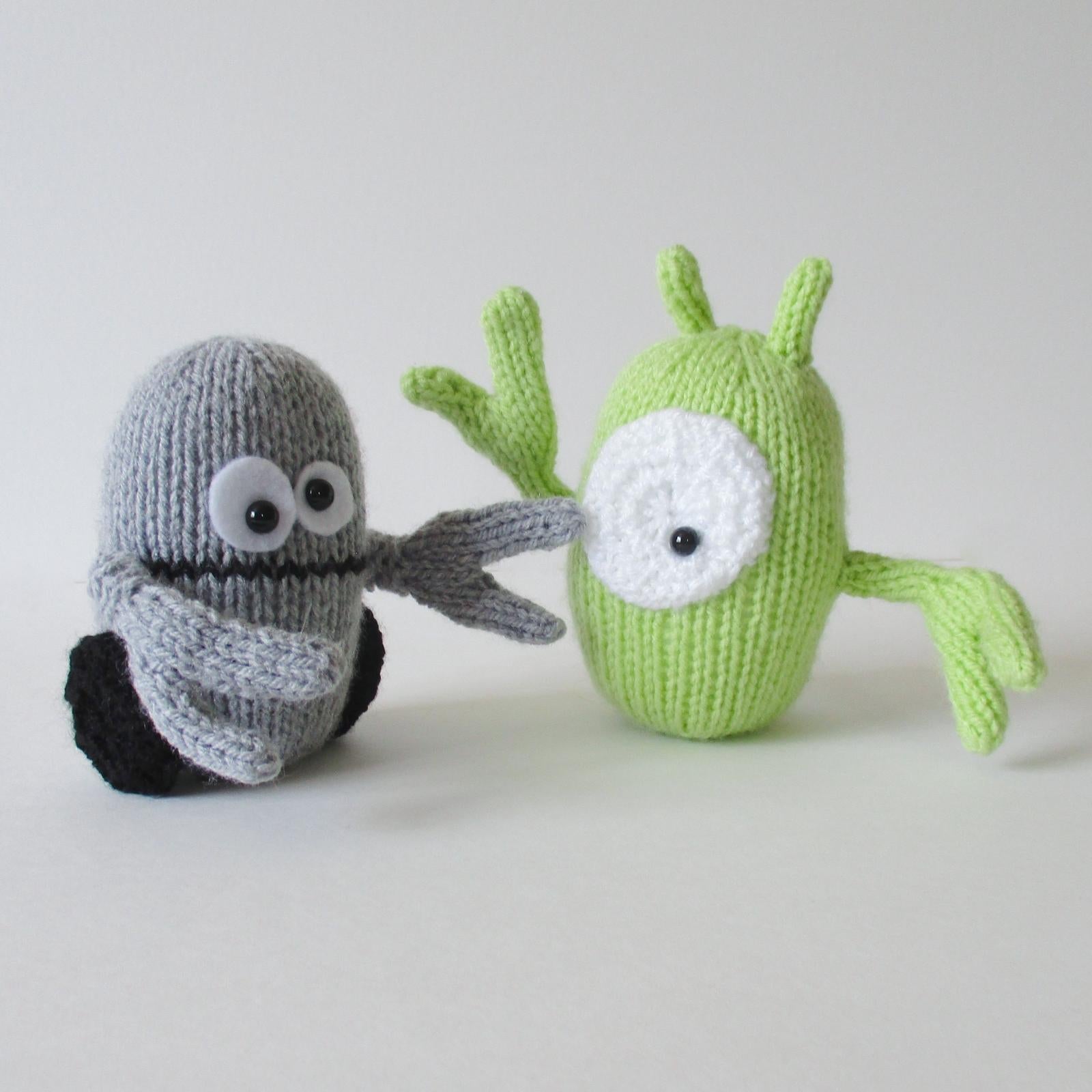 Alien and Robot