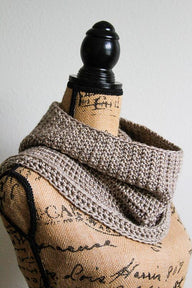Spider Stitch Trimmed Cowl