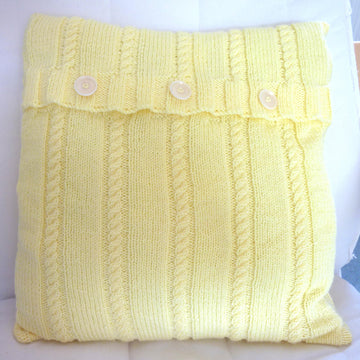 Cabled cushion cover