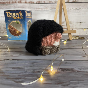 Claudia Winkleman Chocolate Orange Cover Knitting Pattern