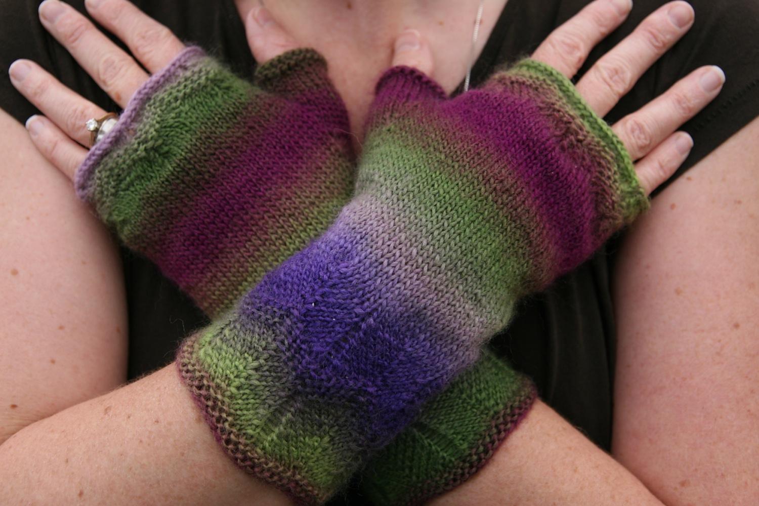 Arms Akimbo Mitts