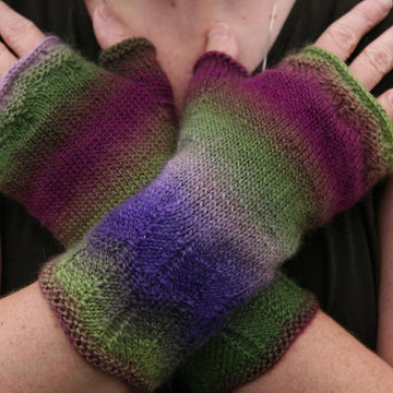 Arms Akimbo Mitts