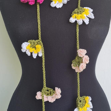 Daisies & Roses Lariat
