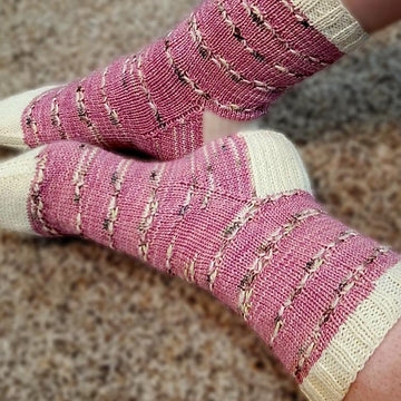 Daisy Chain Socks (Assigned Pooling)