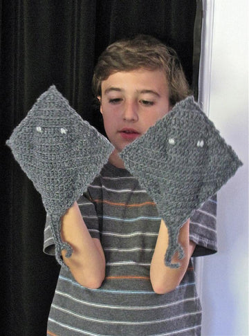 Stingray Puppetmittens