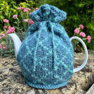 Diamond Patterned 4 Cup Teapot Cosy Knitting Pattern