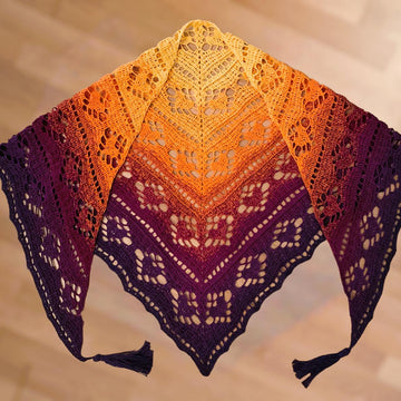 Triangular Scarf "Chrysis"