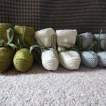 Classic 4ply Baby Bootees