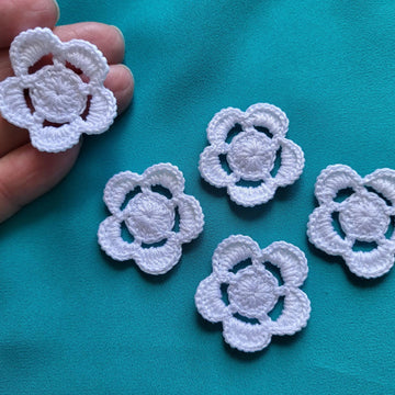 White small flower crochet pattern