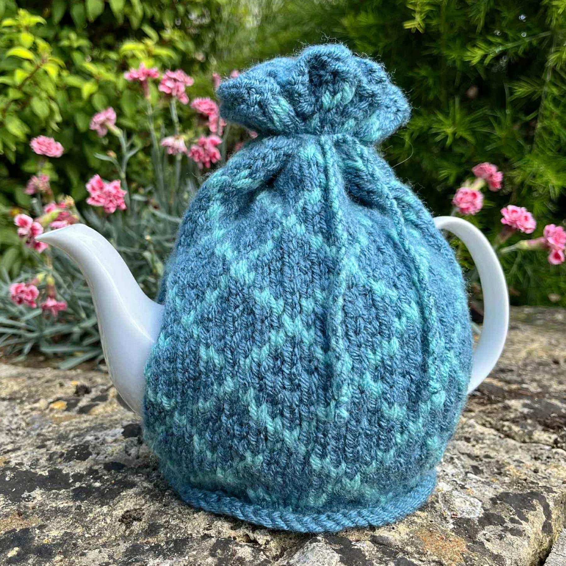 Diamond Patterned 4 Cup Teapot Cosy Knitting Pattern