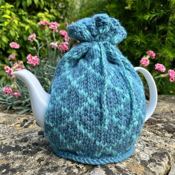 Diamond Patterned 4 Cup Teapot Cosy Knitting Pattern