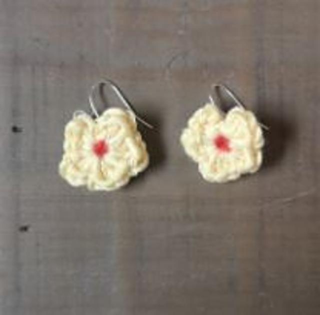 Flower necklace and earrings