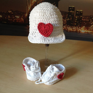 Sporty Baby Bootie and Hat Set N 231