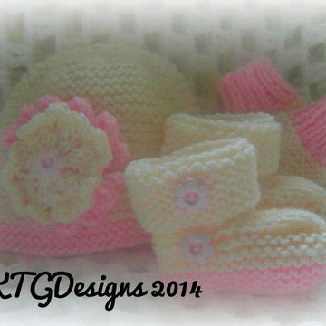 'Sandy' hat, mittens and bootees
