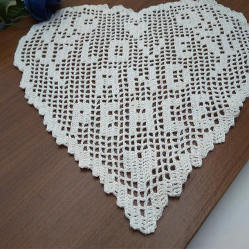 LOVE AND PEACE Filet Doily