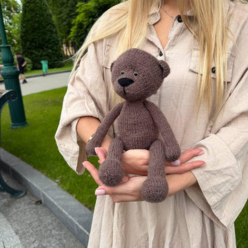 Vintage Bear Theo in sweater