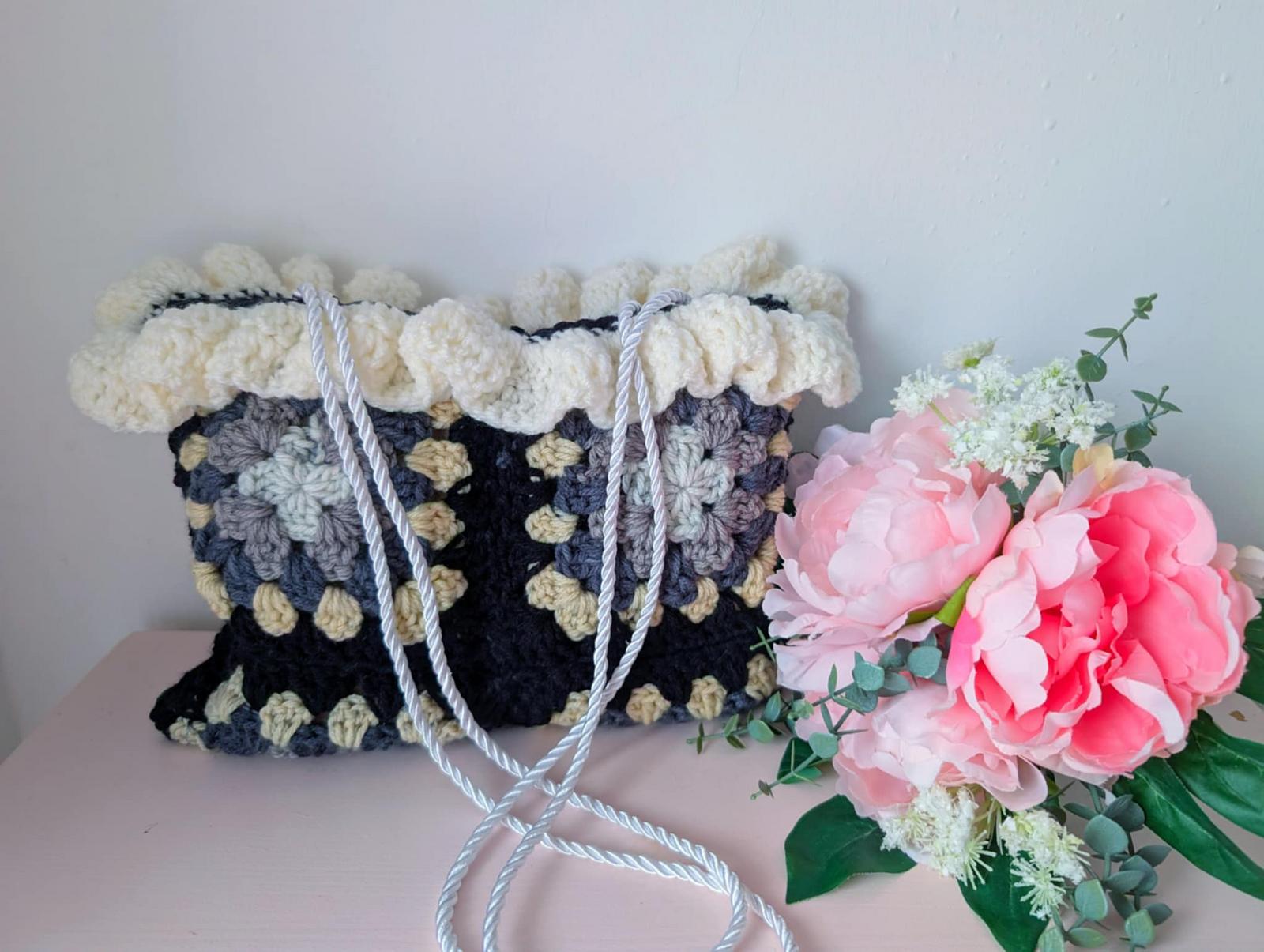 Crochet Cozy Granny Square Bag Pattern