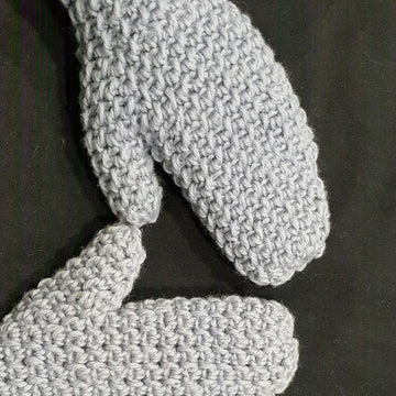 Timeless Grid Mittens