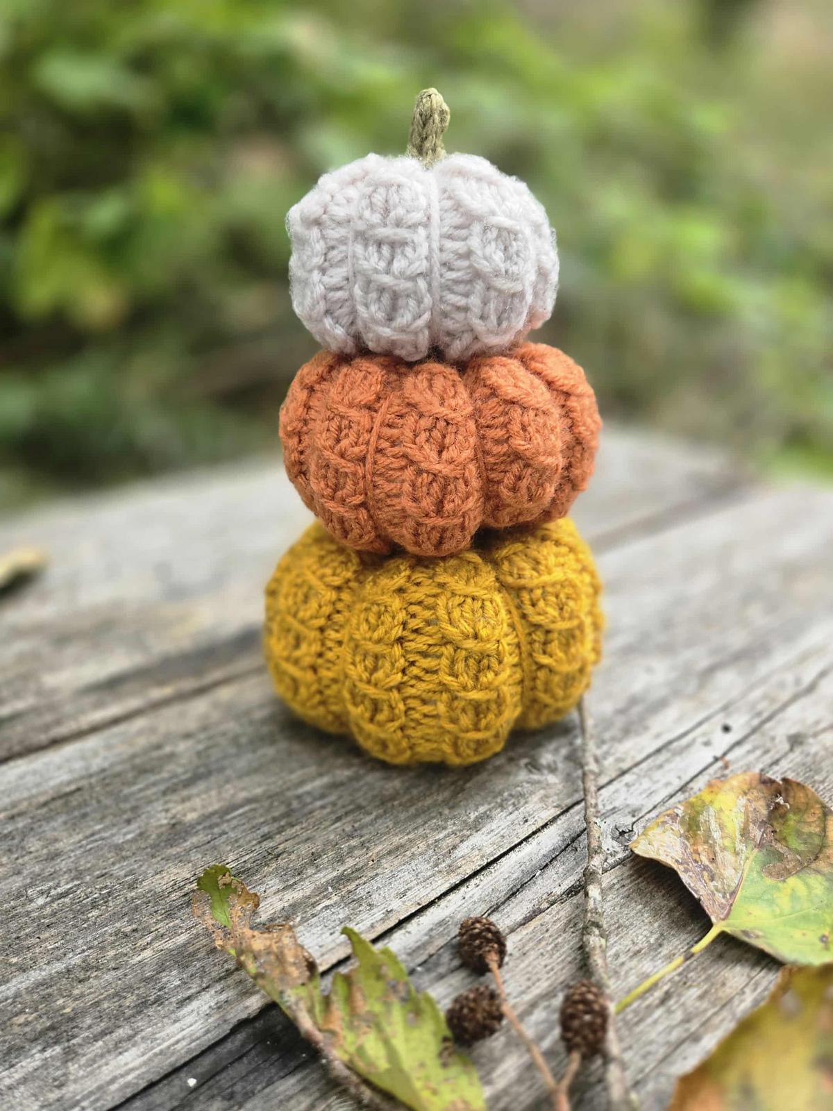 Faux Cables Pumpkin Trio