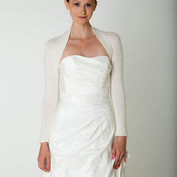 Bolero knitted in one piece