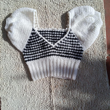 Houndstooth puff sleeve top