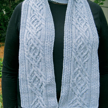 Erme Cabled Scarf
