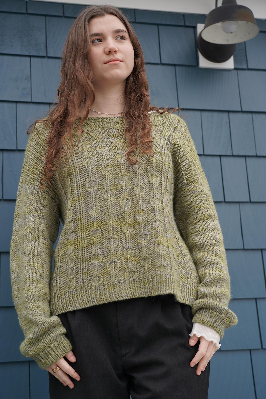 Circle Line Pullover