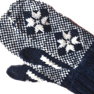 Twinkling Tinsel Mittens