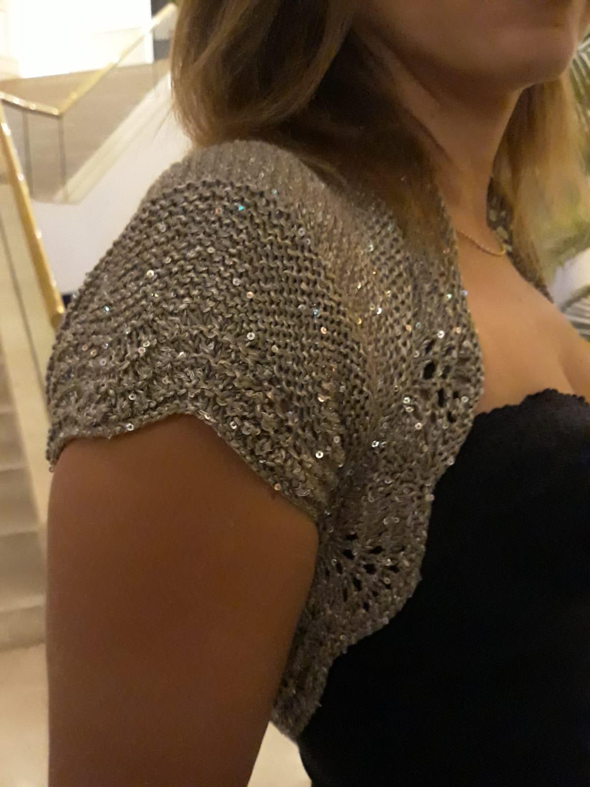 "Pailettes" shrug