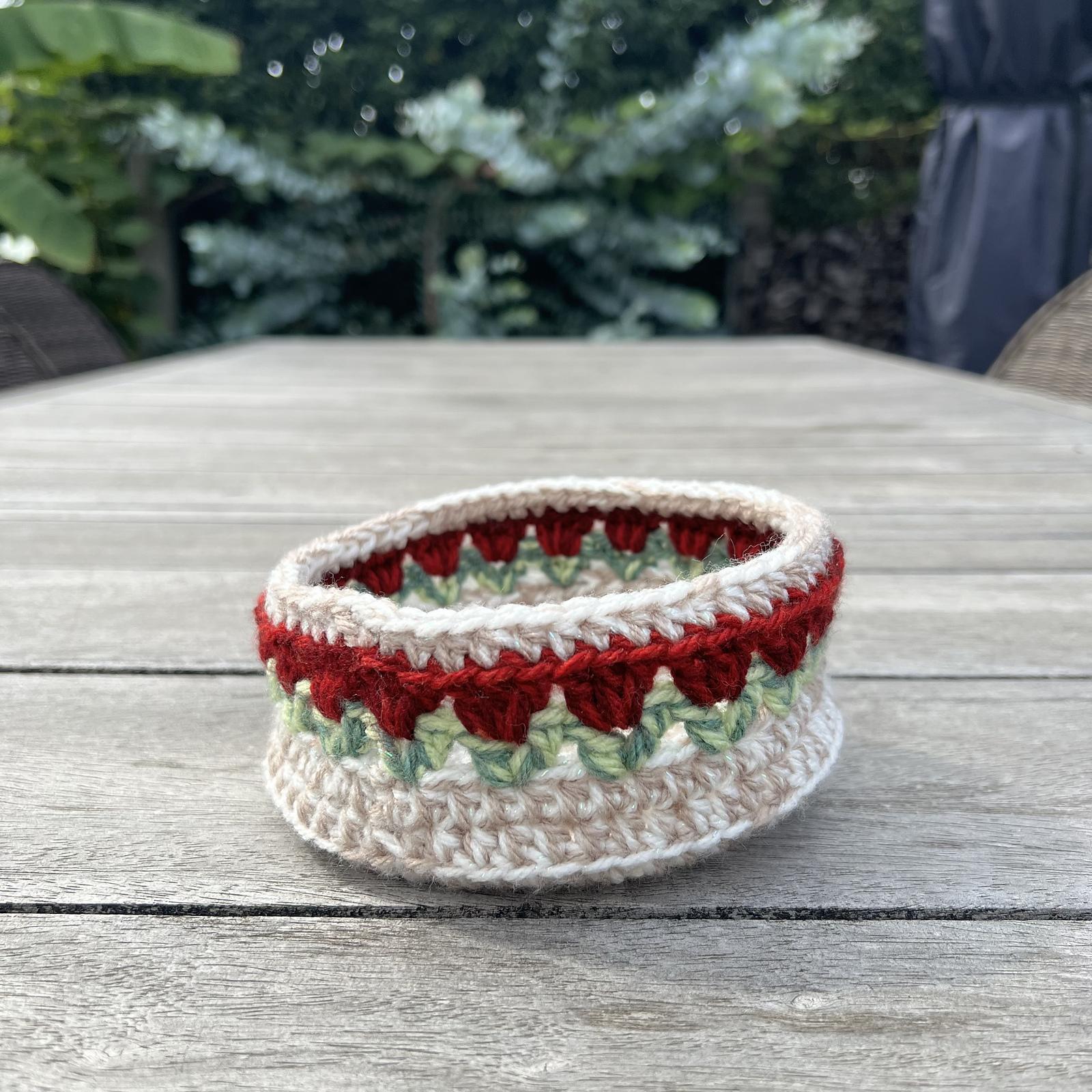 Round Tulip Basket