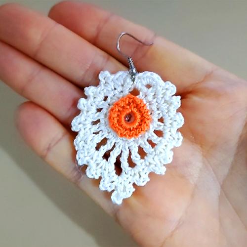 Crochet leaf earrings..